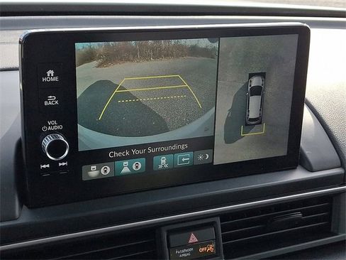 Certified 2025 Honda Pilot Black Edition image 19