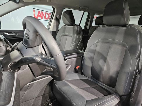 Used 2024 Jeep Grand Cherokee Laredo RWD image 24
