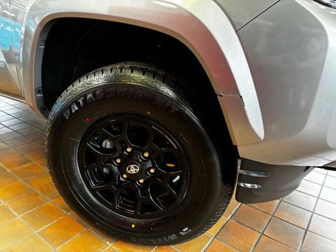 Used 2021 Toyota Tacoma SR5 image 14