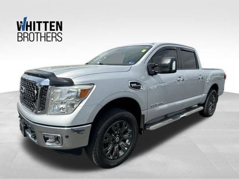 Used 2017 Nissan Titan SV image 1