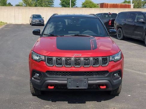 Used 2025 Jeep Compass Trailhawk AWD/4WD image 9