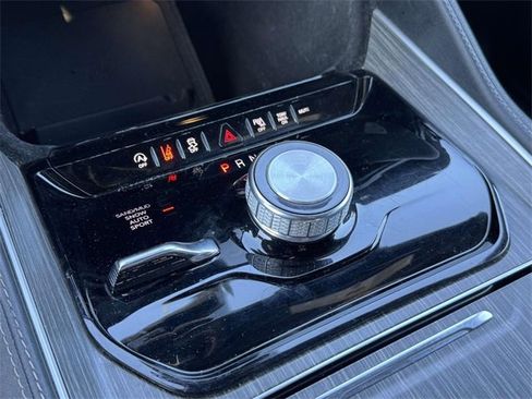 Used 2024 Jeep Wagoneer Series II image 7