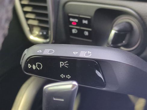 Used 2020 Porsche Cayenne S image 28