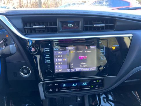 Used 2019 Toyota Corolla SE image 31