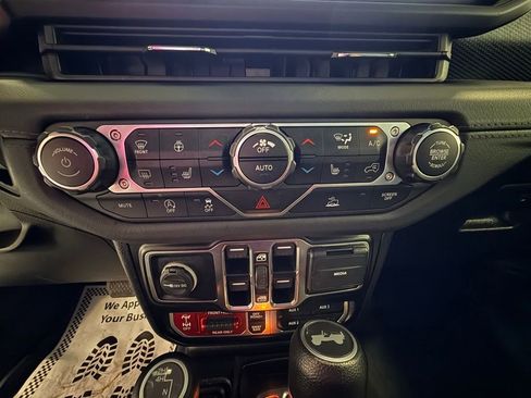 Used 2024 Jeep Wrangler Unlimited Rubicon w/ Convenience Group image 31