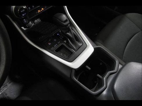 Used 2025 Toyota RAV4 XLE FWD image 15