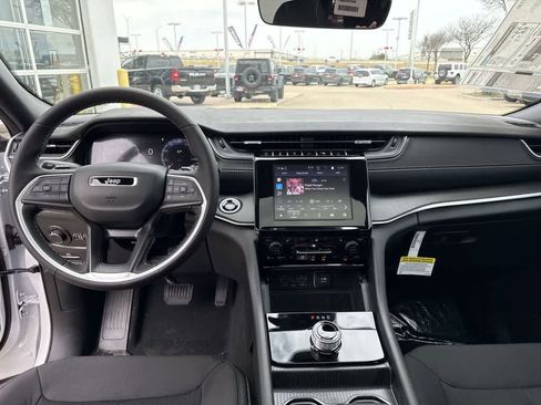 New 2026 Jeep Grand Cherokee Altitude AWD/4WD image 15