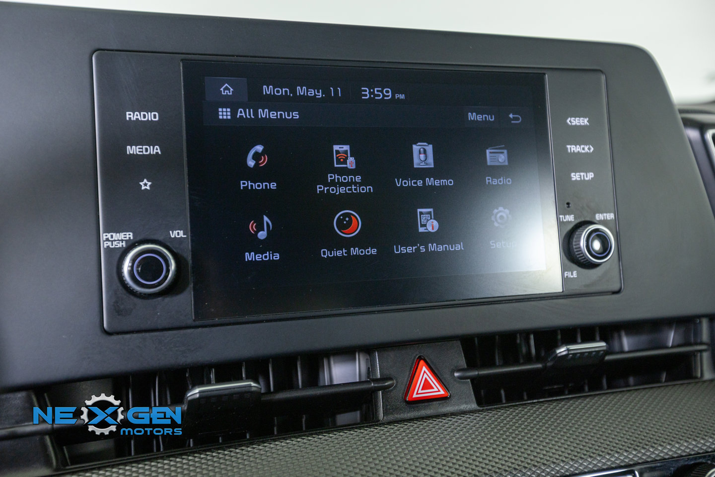 Used 2025 Kia Sportage LX FWD image 19