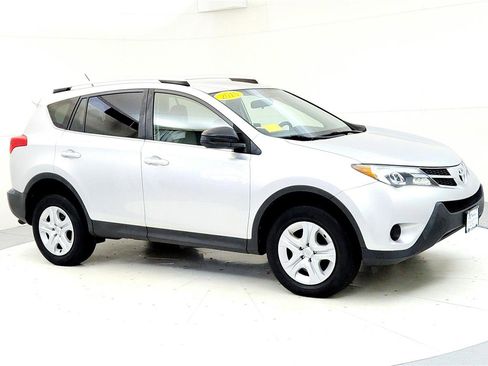 Used 2015 Toyota RAV4 LE image 7