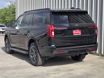 New 2026 Ford Expedition Platinum w/ Stealth Appearance Package