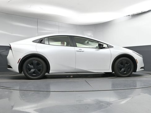 New 2026 Toyota Prius LE image 22