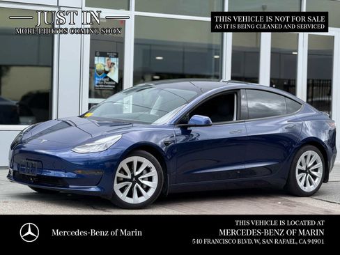 Used 2023 Tesla Model 3 Standard Range RWD image 2