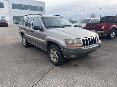 Used 2002 Jeep Grand Cherokee Sport image 2