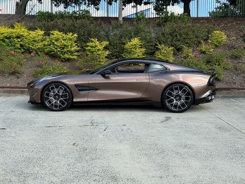 New 2025 Aston Martin Vanquish image 21