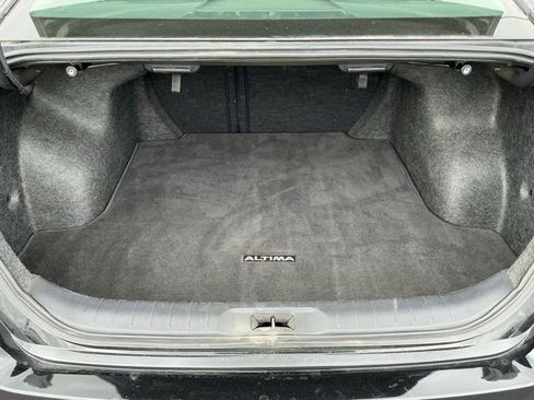 Used 2025 Nissan Altima 2.5 SV FWD image 17