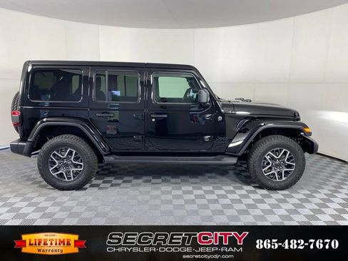 New 2026 Jeep Wrangler Unlimited Sahara AWD/4WD image 8