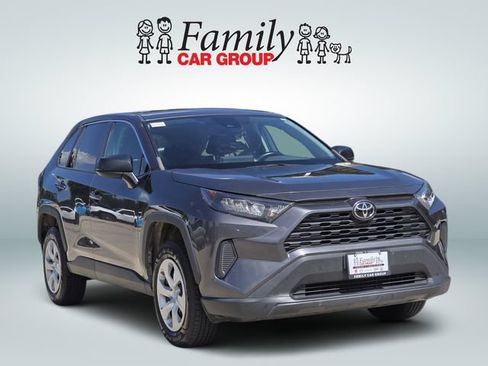 Used 2022 Toyota RAV4 LE FWD image 2