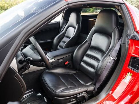 Used 2005 Chevrolet Corvette Coupe w/ Preferred Equipment Group RWD image 4
