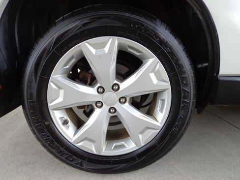 Used 2015 Subaru Forester 2.5i Limited AWD/4WD image 11