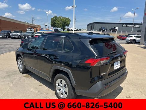 Used 2020 Toyota RAV4 LE FWD image 11