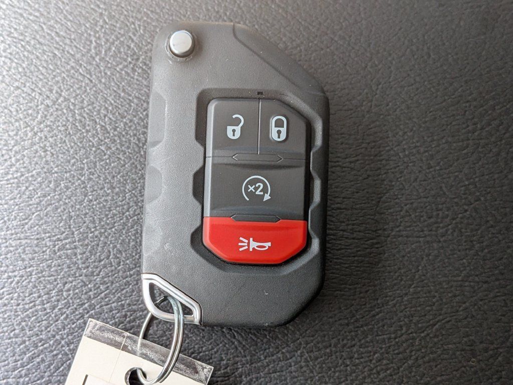 Used 2021 Jeep Wrangler Unlimited Rubicon 4xe w/ Cold Weather Group AWD/4WD image 30