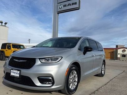 Used 2024 Chrysler Pacifica Touring-L