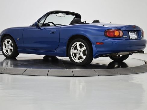 Used 1999 MAZDA MX-5 Miata 10th Anniversary Edition RWD image 18