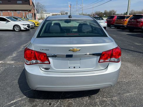 Used 2015 Chevrolet Cruze LS FWD image 4