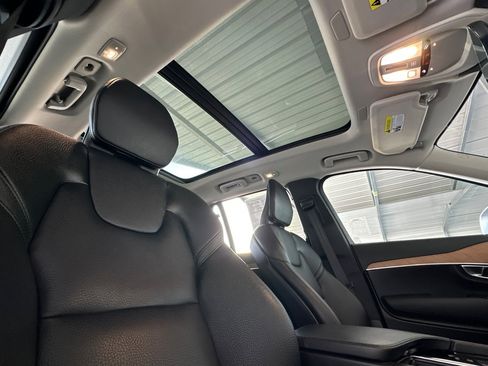 Used 2023 Volvo XC90 T8 Plus w/ Protection Package Premier image 19