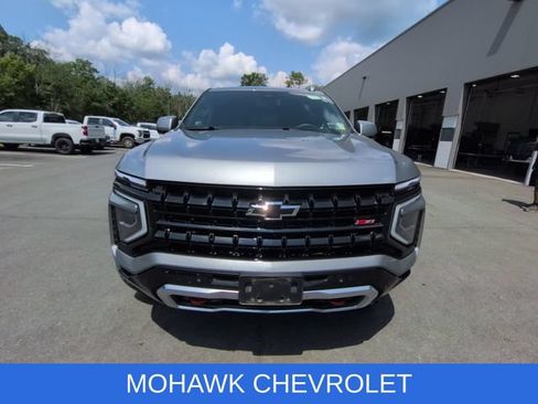 Used 2025 Chevrolet Tahoe Z71 w/ Comfort Package AWD/4WD image 7