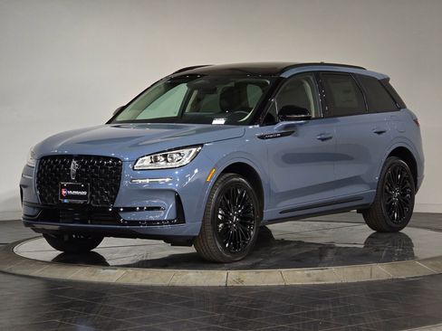 New 2025 Lincoln Corsair Reserve w/ Equipment Group 202A image 8