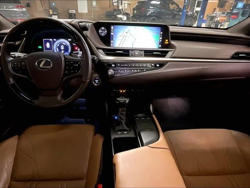 Used 2021 Lexus ES 300h Ultra Luxury w/ Accessory Package 2 image 15