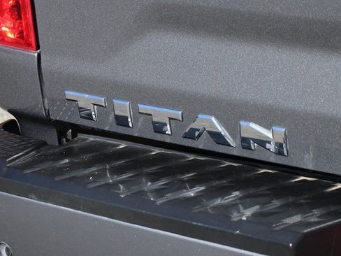 Used 2023 Nissan Titan SV w/ SV Convenience Package image 45