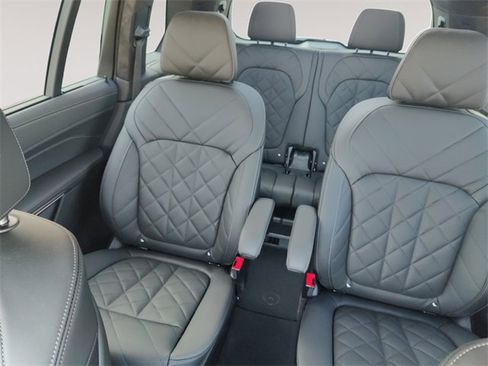 Certified 2026 BMW X7 xDrive40i w/ M Sport Package image 13