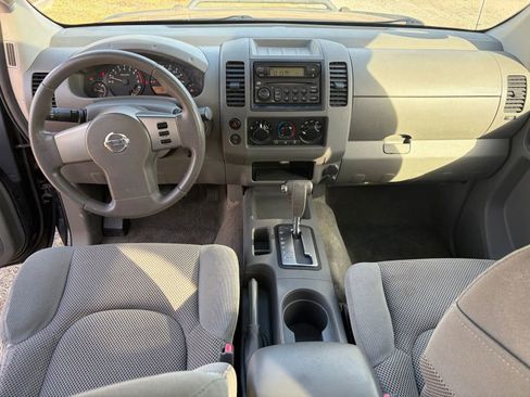 Used 2005 Nissan Frontier SE w/ (J01) Sunroof Pkg image 16
