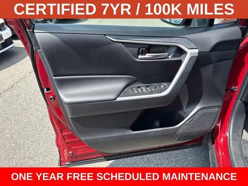 Used 2025 Toyota RAV4 XLE AWD/4WD image 13