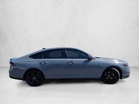 Used 2023 Honda Accord Sport image 4
