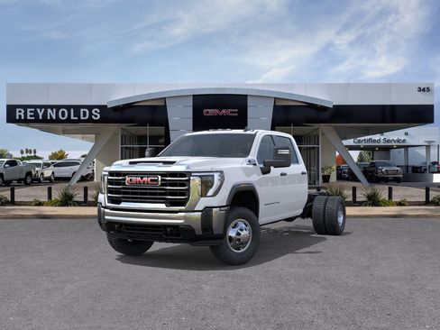 New 2026 GMC Sierra 3500 Pro w/ Convenience Package RWD image 8