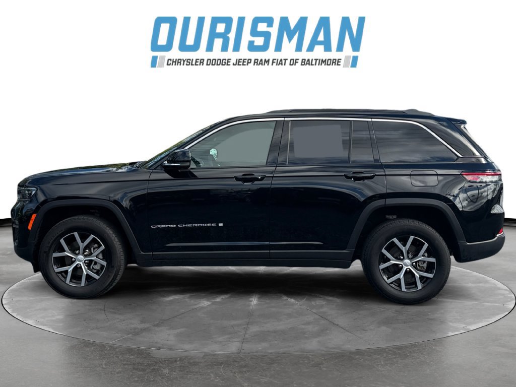 Used 2025 Jeep Grand Cherokee Limited AWD/4WD image 3