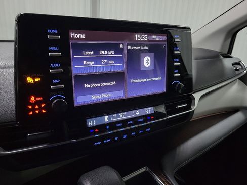 Certified 2021 Toyota Sienna LE image 14