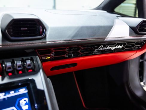 Used 2021 Lamborghini Huracan EVO RWD image 46