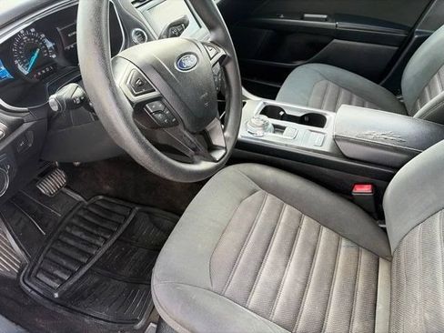 Used 2019 Ford Fusion SE FWD image 11