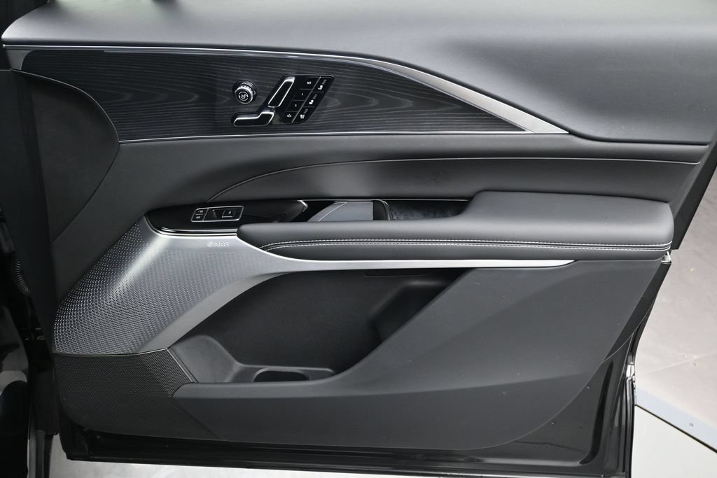 Certified 2025 Cadillac Lyriq Sport AWD/4WD image 29