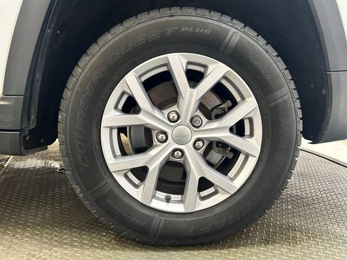 Used 2022 Jeep Grand Cherokee L Limited AWD/4WD image 34