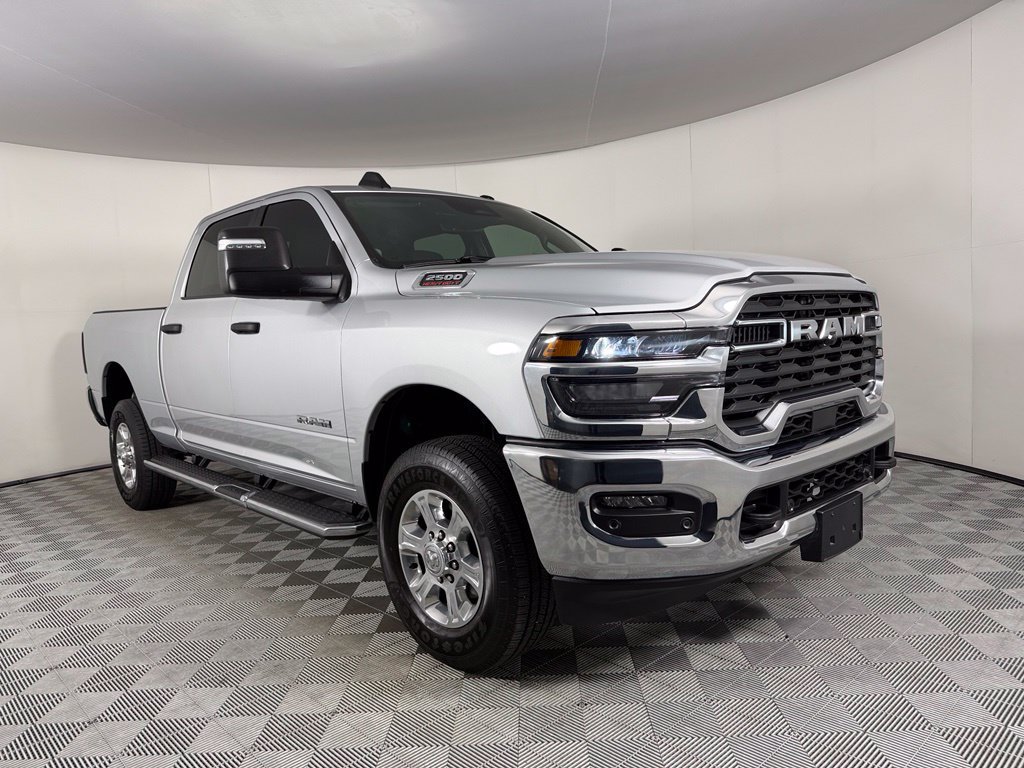 Used 2026 RAM 2500 Big Horn AWD/4WD image 4