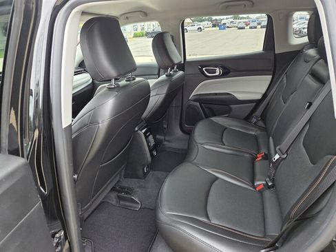 Used 2022 Jeep Compass Limited AWD/4WD image 11