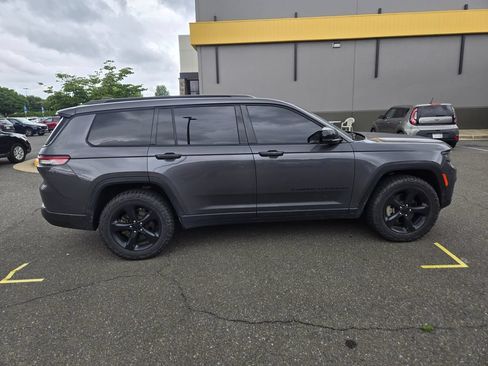 Used 2023 Jeep Grand Cherokee L Laredo AWD/4WD image 8