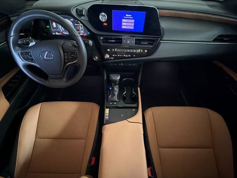Certified 2024 Lexus ES 300h w/ Premium Package FWD image 3