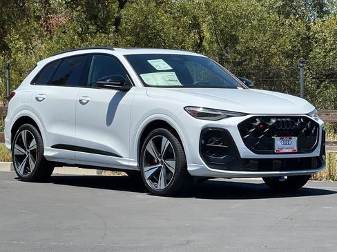 New 2026 Audi SQ5 Premium Plus AWD/4WD image 8