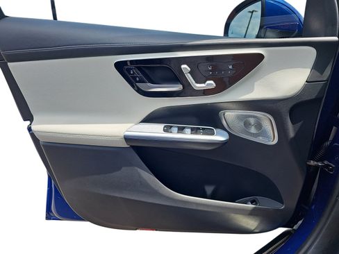 Used 2023 Mercedes-Benz GLC 300 image 23